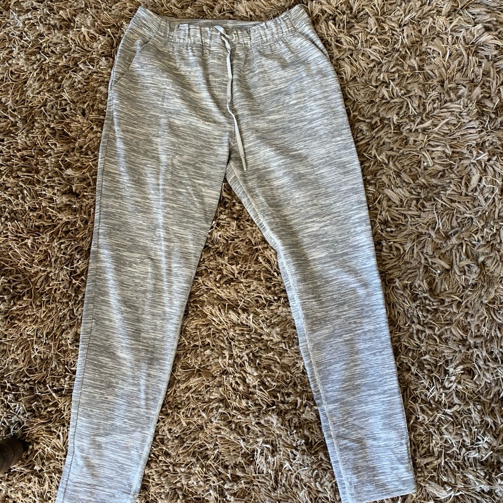 Lulu lemon cropped sweats/joggers